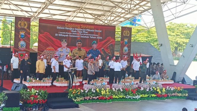 
					Dr. Ir. Yonggris., MM, Ketua Persatuan Umat Buddha Indonesia (Permabudhi) Sulawesi Selatan, turut hadir mewakili Majelis Agama Buddha. 