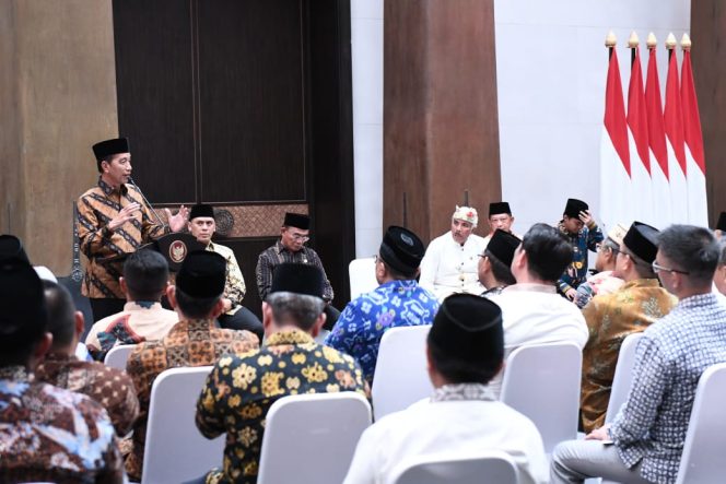 
					Presiden Jokowi berdialog bersama Asosiasi Forum Kerukunan Umat Beragama Se-Indonesia