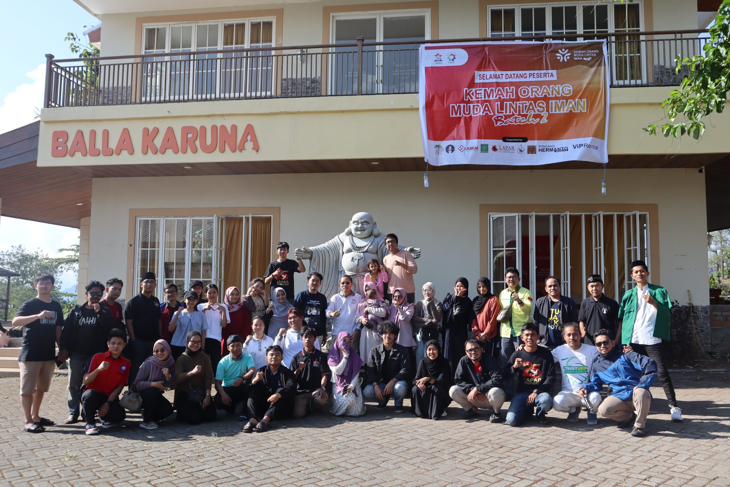 Foto bersama seusai Penutupan.