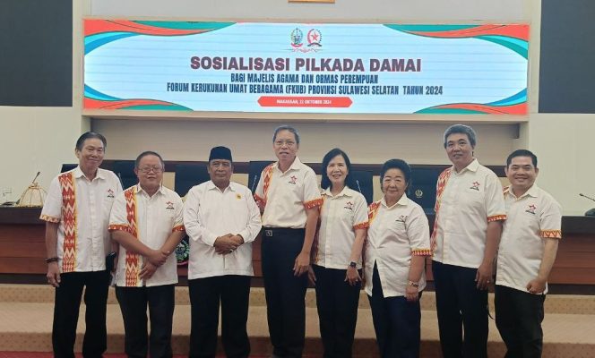 
					Pengurus Permabudhi Sulsel bersama Ketua FKUB Sulsel