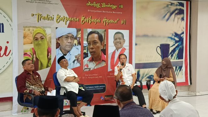 
					Ketua Permabudhi Sulsel, Dr. Ir. Yonggris., M.M paparkan konsep puasa dalam Buddhisme.