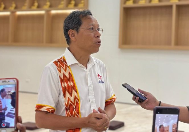 
					Ketua Permabudhi Sulsel, Dr. Ir. Yonggris., M.M saat bertemu rekan-rekan media di Vihara Sasanadipa, Makassar. (11/05/25)