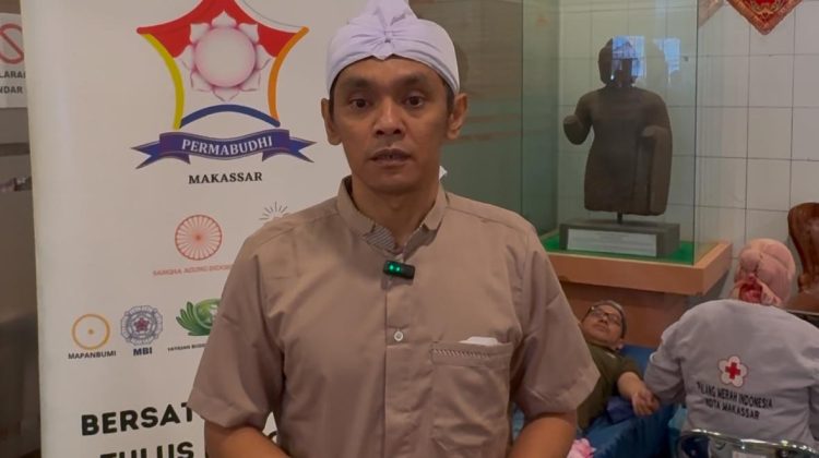 Pembimas Buddha Sulsel, Bapak Sumarjo, S.Ag., M.M memberikan apresiasi dan support pada giat bulan bakti permabudhi di Vihara Sasanadipa, Makassar(11/05/25).