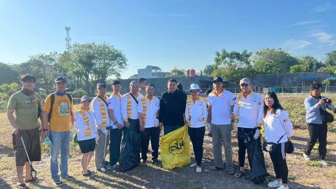 
					Pengurus Permabudhi Kota Makassar bersama Bapak Walikota Makassar pada kegiatan World Cleanup Day 2025 di Makassar