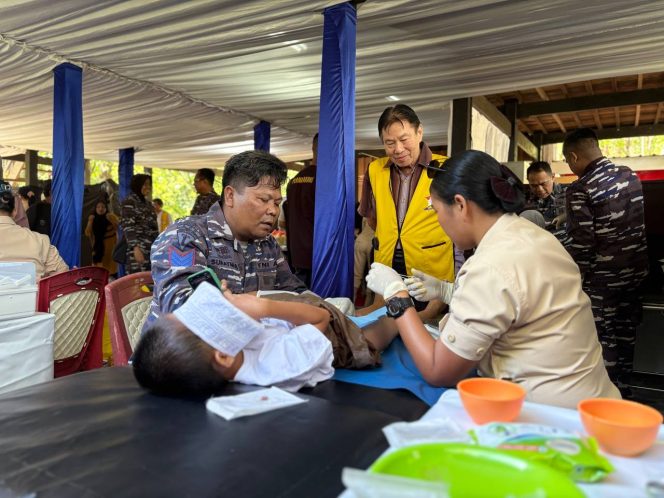 
					Gebyar HUT ke-80 TNI: Permabudhi Sulsel dan TNI AL Gelar Bakti Sosial di Situs Prasejarah Leang-Leang