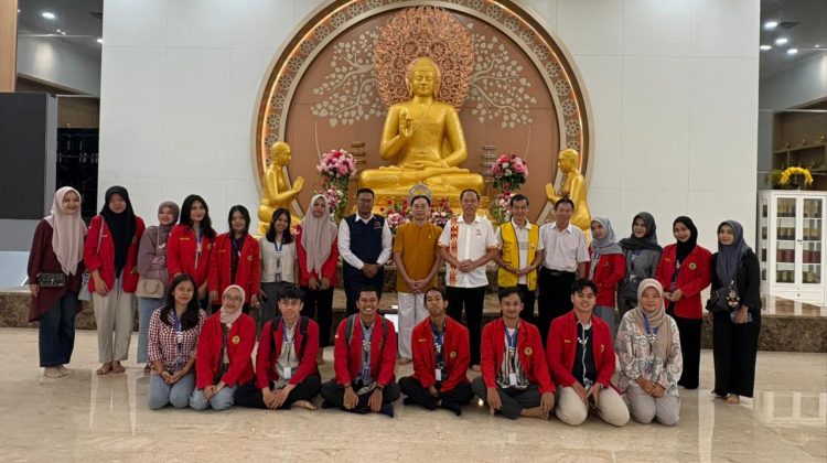 Permabudhi Sulsel Bangun Wawasan Keberagaman Bagi Mahasiswa Program Bela Negara Unhas di Vihara Sasanadipa