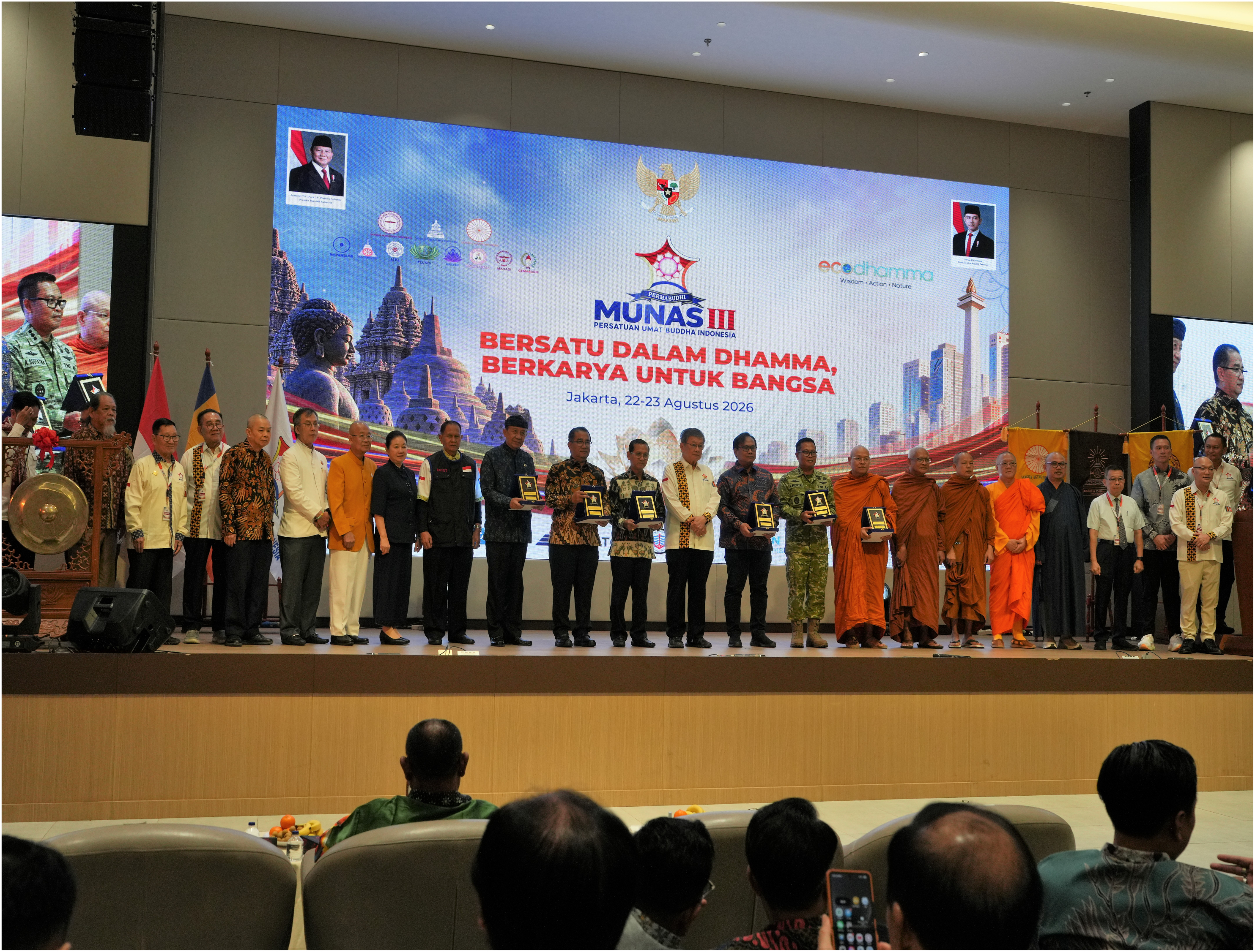 Direktur Jenderal Bimbingan Masyarakat Buddha, Supriyadi, M.Pd., saat membuka Musyawarah Nasional (Munas) III PERMABUDHI, didampingi pimpinan organisasi pendiri dan Bhikkhu Sangha, di Jakarta, 22–23 Agustus 2026.