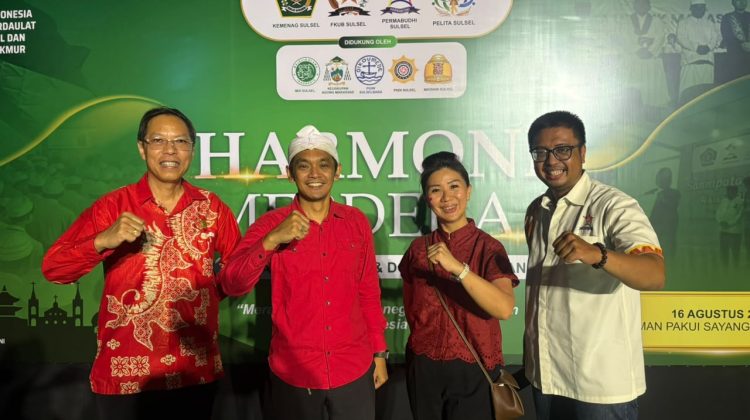 Pembimas Buddha Kanwil Kemenag Sulsel, Sumarjo, S.Ag., M.M. (tengah)